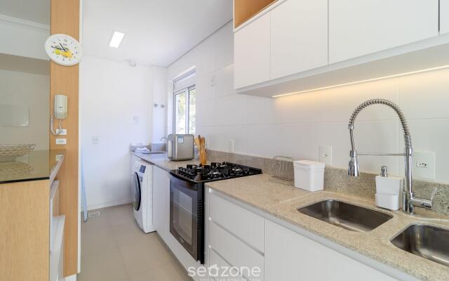 Lindo apto com churrrasqueira em Floripa IBE104