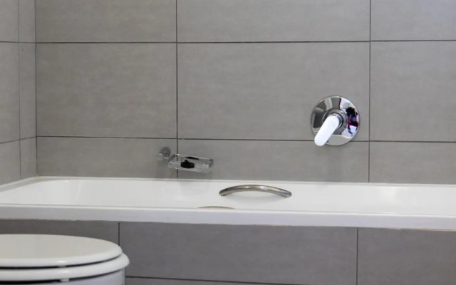 Luxury 2bed 2bath in a Secure golf estate.WIFI