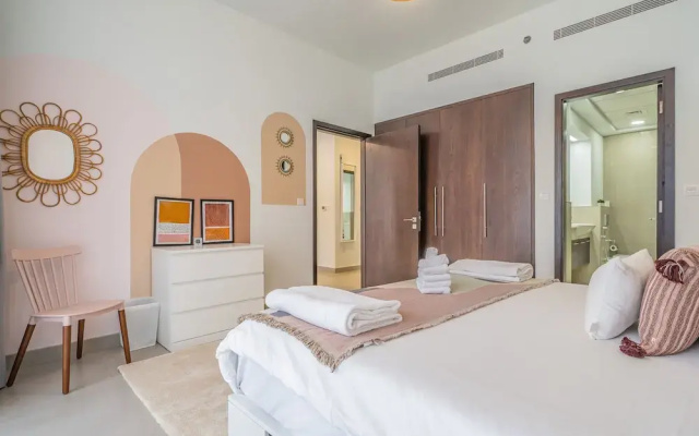 Charming Tropical Apartment Minutes To Dubai Mall