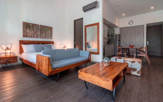 BEE Suites Santa Ana