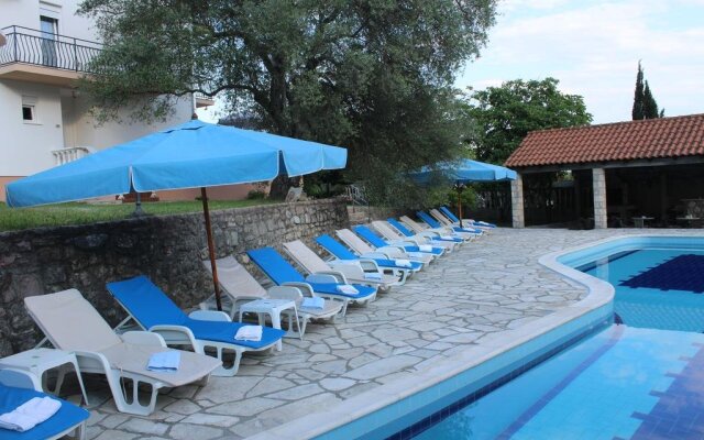 Villa Mia Apartments