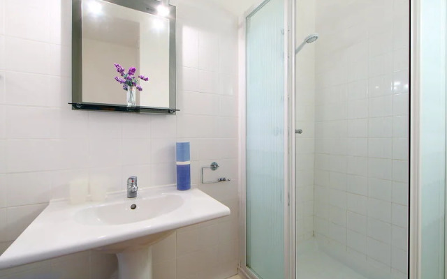 Les Ambassades Du Soleil - Inh 31397