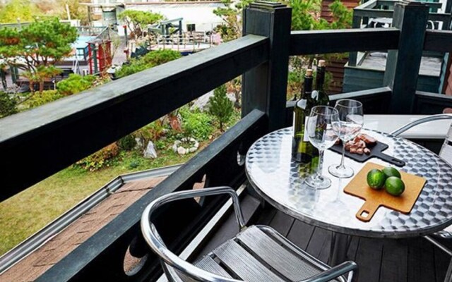 Chuncheon(Namiseom) Remember Pension (Spa, BBQ, Pick up)