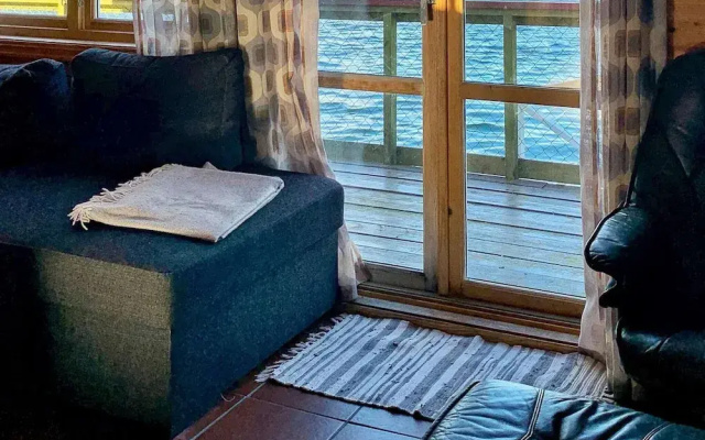 6 Person Holiday Home in Foldroyhamn