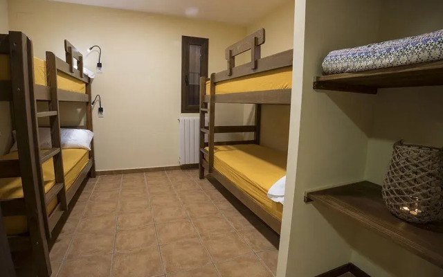 Abadia De Montenartro Hostel