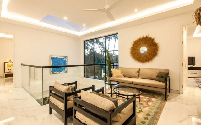 Stunning 6 BR Villa With Breathtaking Scenery