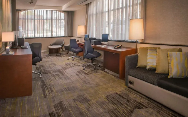 Courtyard Fredericksburg Historic District