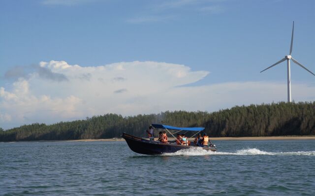 Dolphin Beach Kalpitiya