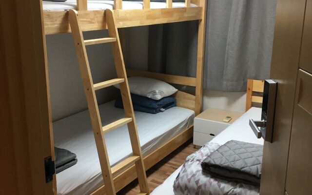 Guesthouse Ryuga - Hostel