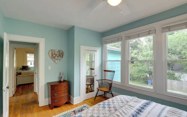 Lovely Hendersonville Retreat ~ 1 Mi to Downtown!