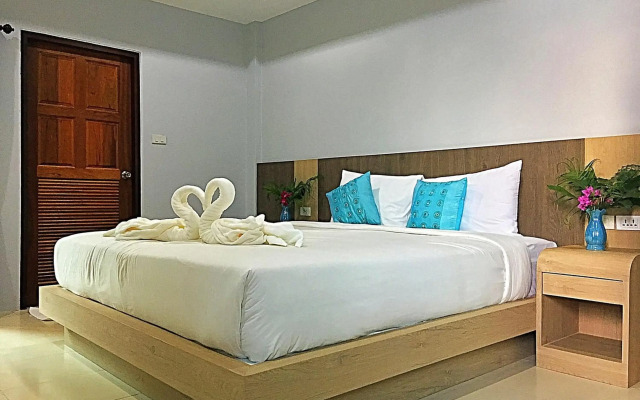 Tonsai Bay Resort