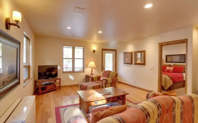 Patio & Mountain Views: Central Ouray Getaway!