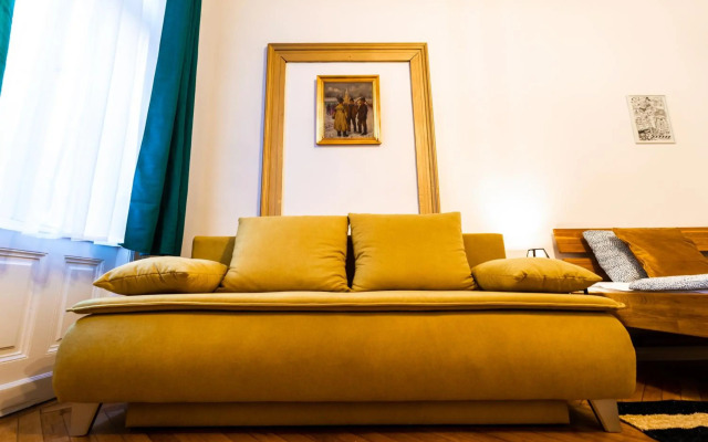 Palace Quarter Suite