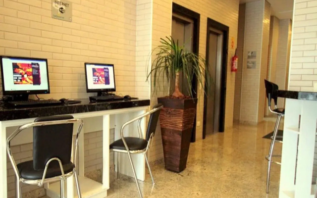 Hotel Confiance Centro Cívico