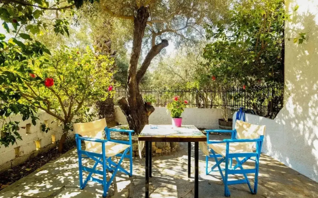 Elegant Holiday Home in Palaiochora near Beach