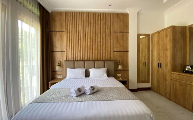 Toba Retreat Mansion And Villas