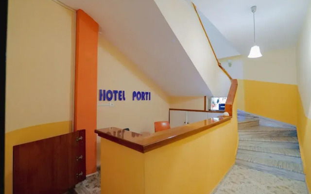 Hotel Porti