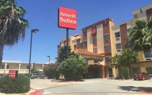 AmeriK Suites Laredo Behind Mall Del Norte