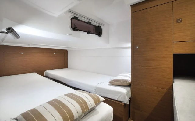 Vietyacht Marina Club - Halong Bay Cruise