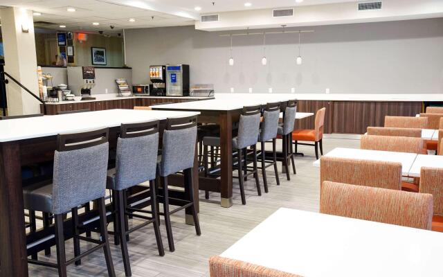 Best Western Paramus Hotel & Suites