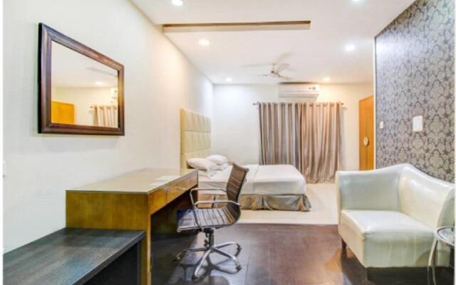 Hotel At Home Suites