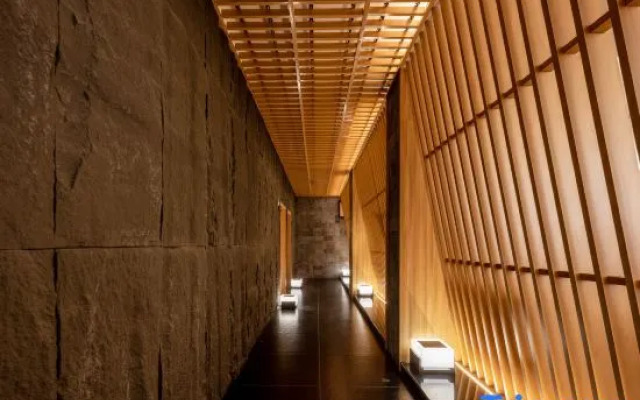Shanshuijian Hot Spring Hotel (Hailuogou Glacier Forest Park)