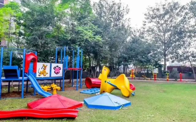 Peaceful City Paradise w King Bed Tub