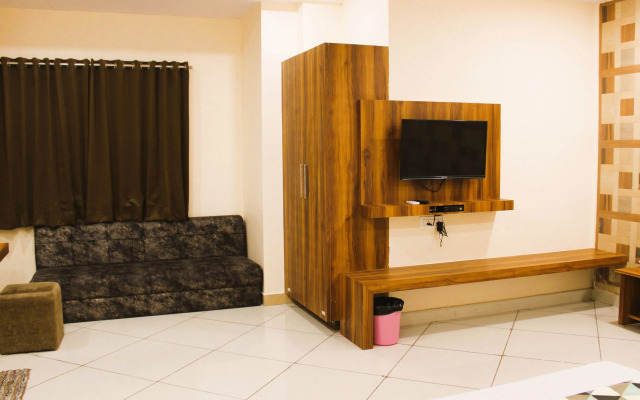 Maruti Group of Hotels - Hotel Shri Naman