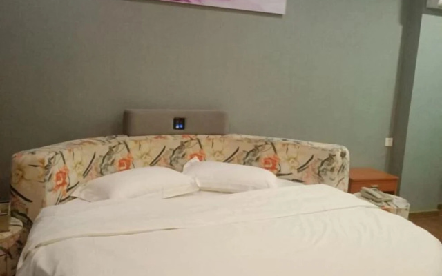 Dehong Hotel – Guest Rooms – Zhuhai