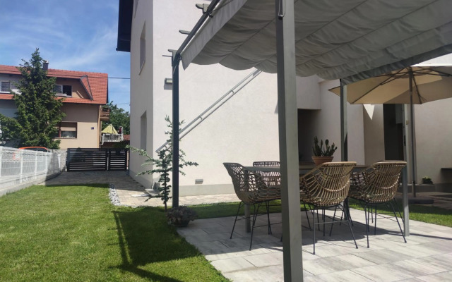 Lumani Apartment Zagreb with FREE Parking