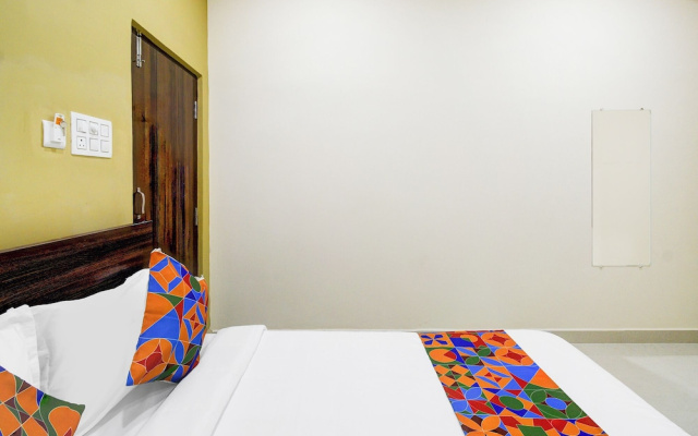 Fabhotel Golden City Inn