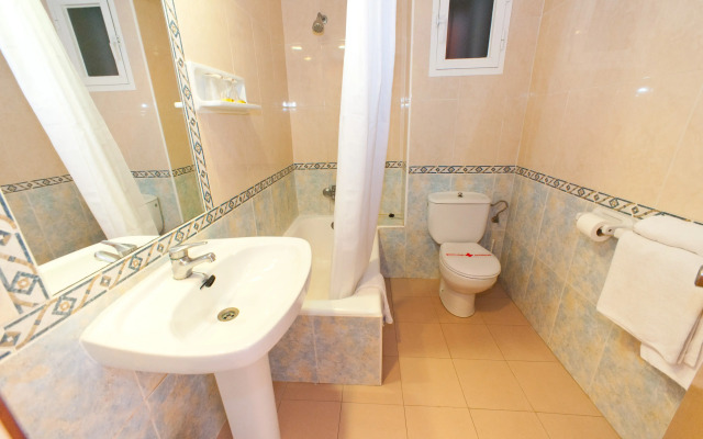 The Red Hotel by Ibiza Feeling - Adults only