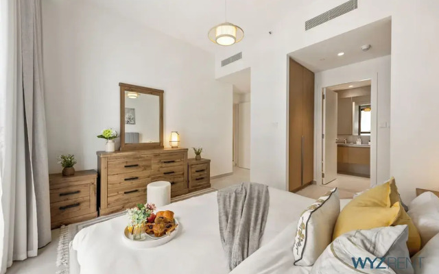 Beachside 2BR W Pool Gym Lagoon Access