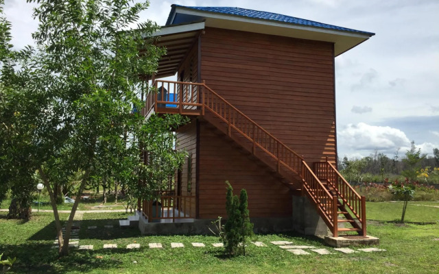 Pelangi Lake Resort and Hotel Belitung