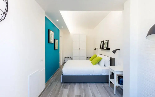 Colourful and Bright Flat Near Vatican