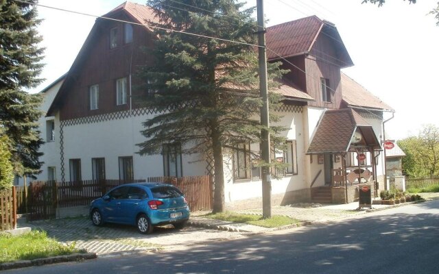 Relax House