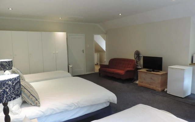 Milkwood Lodge - Hermanus