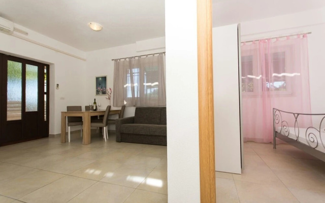 Bareta - 50m From the sea - A2