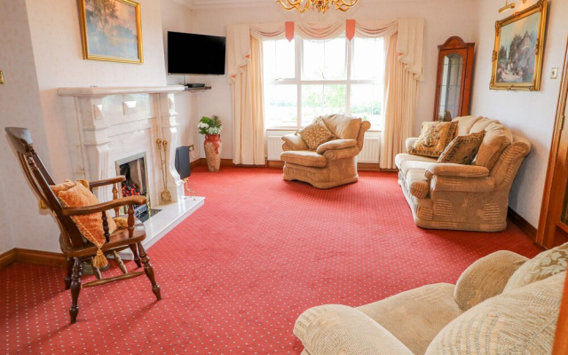 Braeside Farm House
