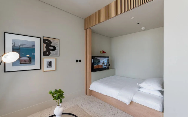 Cozy Studio w Burj View Balcony Business Bay