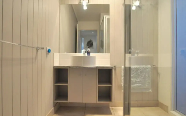 52 On Bayview - Pet Friendly (Outside Only)