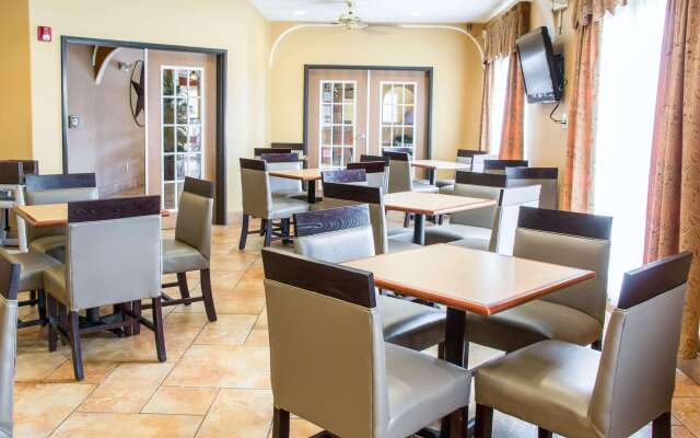 Comfort Suites Near Seaworld