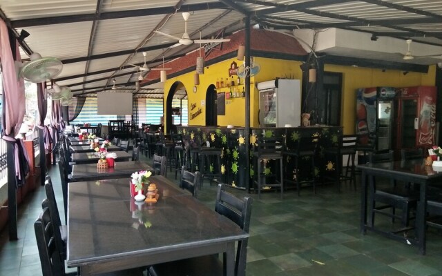Reddy's Hotel