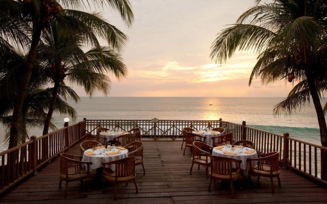 Patra Anyer Beach Resort – Restaurant – Anyer