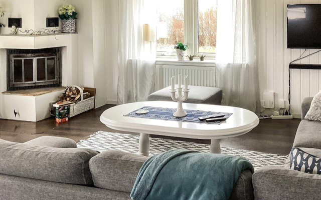 Family Holiday Home by the Sea