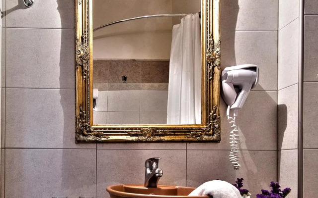 Doupiani House Hotel