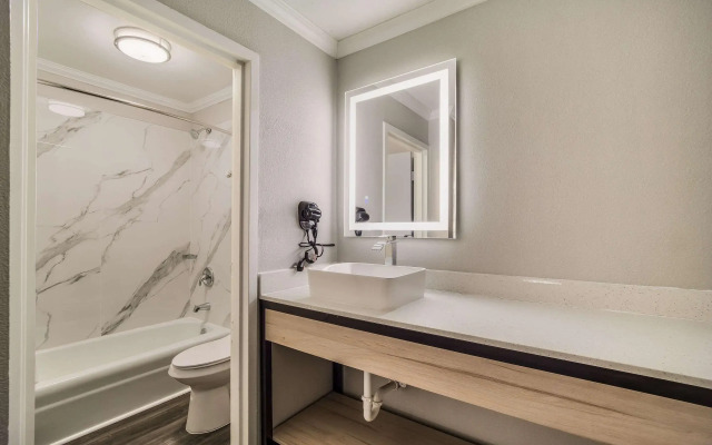 MainStay Suites