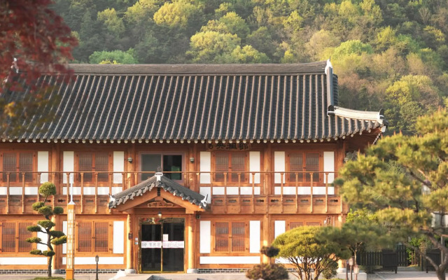 Jeonju Wangyijimil Hanok Hotel