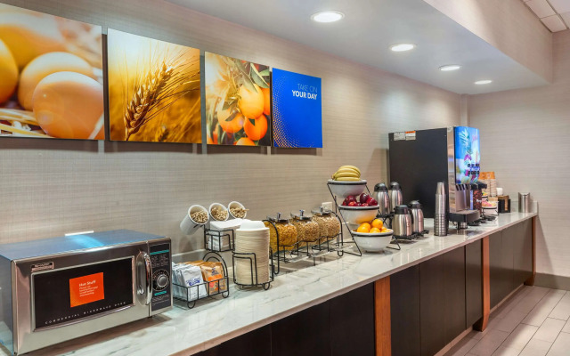Comfort Inn & Suites Logan International Airport