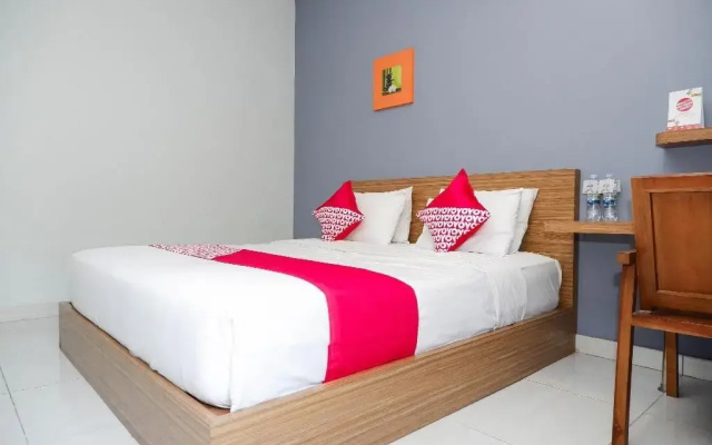 RedDoorz near Ahmad Yani Airport